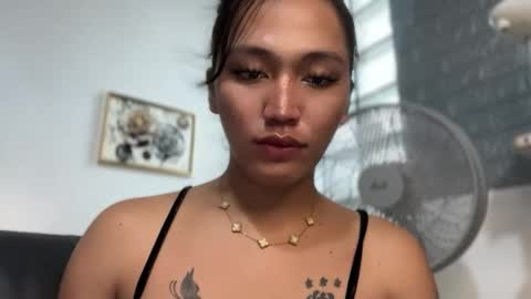 Snapshot of yourhotlove_jamellaxxx chatting on 10-26-25, 07:47 LOVING JAMMELA online show from 10-26-25, 07:47