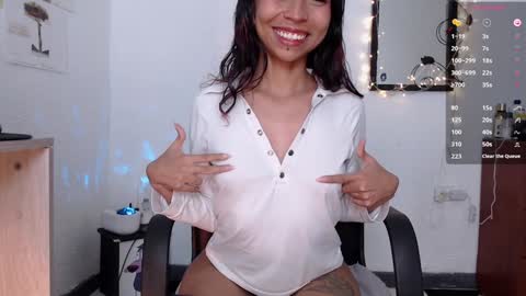 Snapshot of yourlittle_cherry chatting on 01-28-25, 09:29 Cherry online show from 01-28-25, 09:29