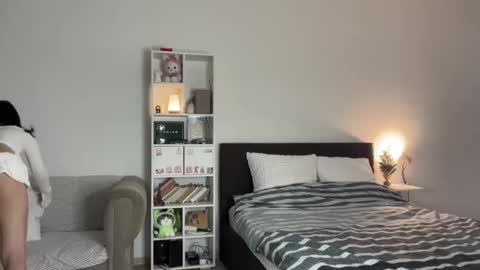 yourlittlesunrise_ online show from 12-15-25, 05:23