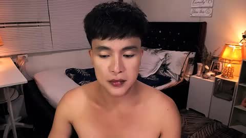 Snapshot of yourlivingonurdream chatting on 04-17-26, 03:37 -- online show from 04-17-26, 03:37