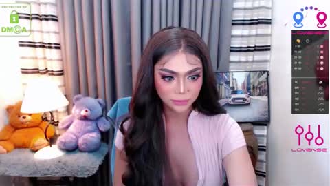 Snapshot of yourloveable chatting on 10-07-25, 09:01 CHARLOTTE online show from 10-07-25, 09:01