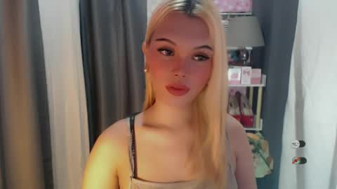 KYLIE MORE online show from 06-21-26, 06:27