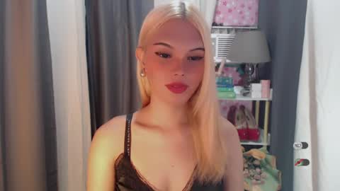 KYLIE MORE online show from 07-11-26, 10:51