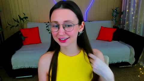 Snapshot of yourlovelystoryy chatting on 04-05-26, 04:26 Vetta online show from 04-05-26, 04:26