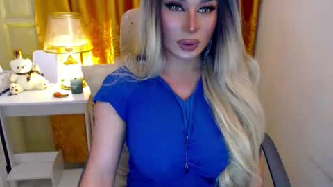 Snapshot of yourmistressofevil_isback chatting on 04-11-26, 06:34 Adriana Maxwell online show from 04-11-26, 06:34