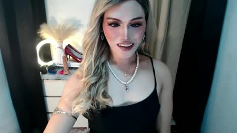 TIFFANY SUCKING QUEEN online show from 06-24-26, 07:13