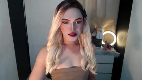 TIFFANY SUCKING QUEEN online show from 08-03-26, 01:48