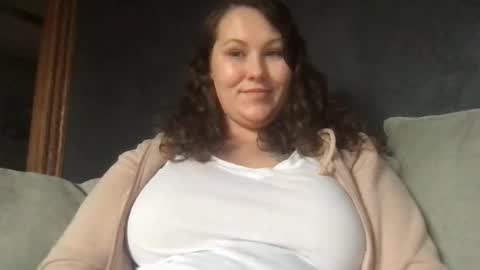 Snapshot of yournewbigmama chatting on 12-15-24, 07:53 yournewbigmama online show from 12-15-24, 07:53
