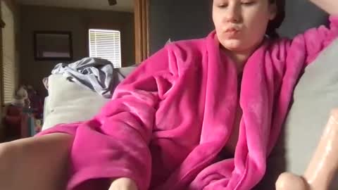 Snapshot of yournewbigmama chatting on 02-19-25, 05:06 yournewbigmama online show from 02-19-25, 05:06