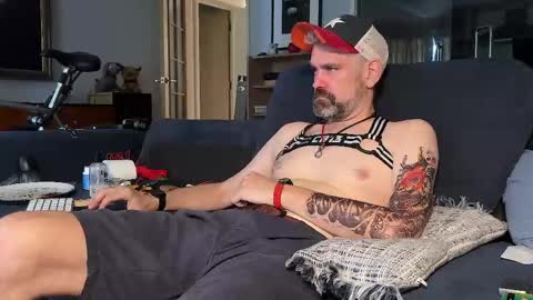 Snapshot of yournewfavourite chatting on 05-22-26, 07:48 newcastle72 online show from 05-22-26, 07:48