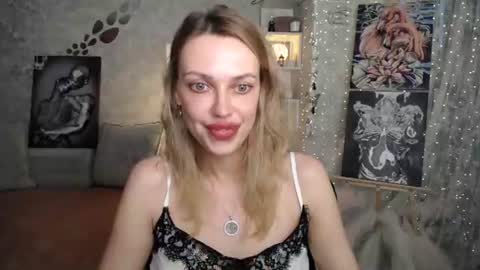 Snapshot of yournickyadamidi chatting on 06-11-26, 12:32 Nicky online show from 06-11-26, 12:32