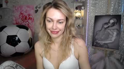 Nicky online show from 07-12-26, 04:09