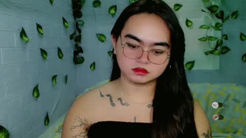 Snapshot of yourprincessthea chatting on 02-25-25, 07:09 yourprincessthea online show from 02-25-25, 07:09