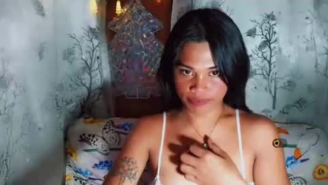 Snapshot of yourqueen_19 chatting on 05-23-26, 03:38 yourqueen_19 online show from 05-23-26, 03:38