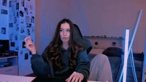 Eva online show from 10-04-25, 07:34