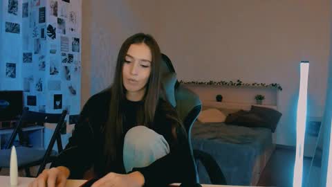 Eva online show from 10-13-25, 07:25