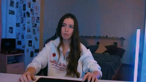 Eva online show from 10-28-25, 07:49