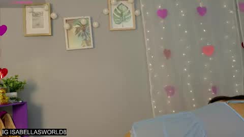 Snapshot of yourrmuse_ chatting on 09-10-25, 06:02 Isabella but you can call me Isa .-. online show from 09-10-25, 06:02