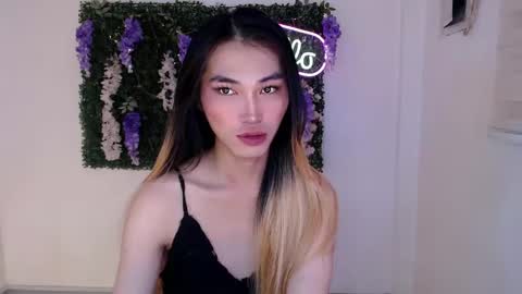 Snapshot of yoursexservice chatting on 02-11-25, 11:44 online show from 02-11-25, 11:44