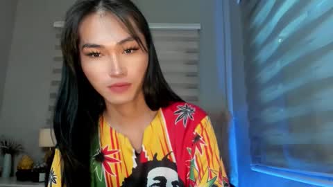 Snapshot of yoursexservice chatting on 09-10-25, 12:32 online show from 09-10-25, 12:32