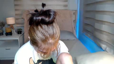 Snapshot of yoursexservice chatting on 10-16-25, 11:28 online show from 10-16-25, 11:28