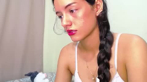 Lina and roberth online show from 10-16-25, 05:52