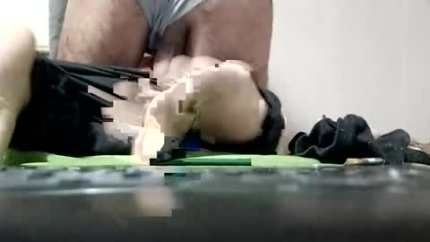 Snapshot of yoursexymr chatting on 11-12-25, 04:07 Mark online show from 11-12-25, 04:07