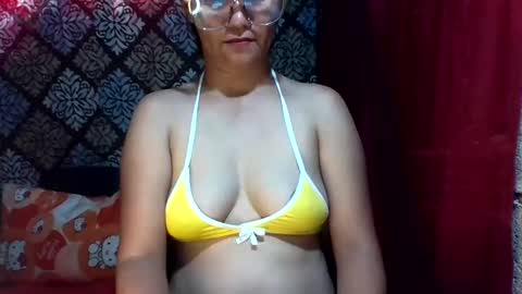 Snapshot of yourshygirl82 chatting on 01-15-25, 03:11 im MAY online show from 01-15-25, 03:11