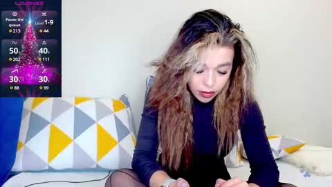 Snapshot of yoursoul_mila chatting on 01-11-25, 11:23 yoursoul_mila online show from 01-11-25, 11:23