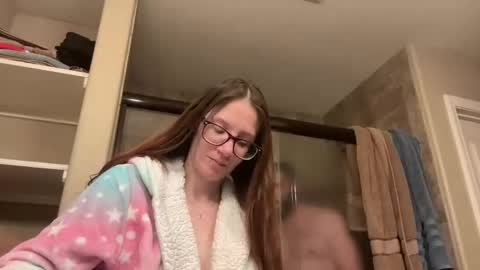 yourstrulylivy online show from 12-14-24, 04:52