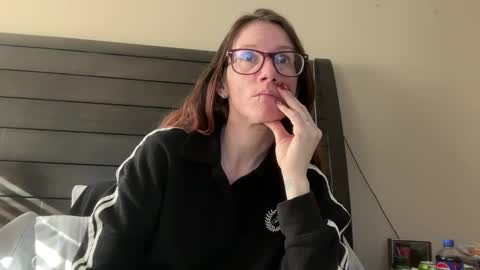 yourstrulylivy online show from 12-19-24, 05:50
