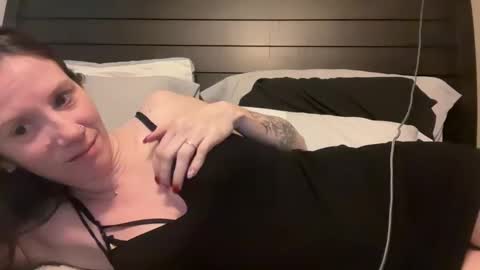 yourstrulylivy online show from 12-27-24, 04:21