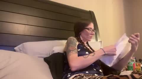 yourstrulylivy online show from 12-31-24, 03:45
