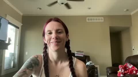 yourstrulylivy online show from 03-12-25, 06:33