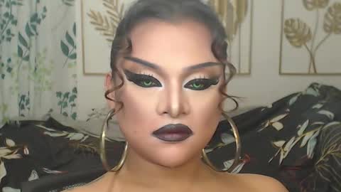 Snapshot of yourtrannyqueenxxx chatting on 10-05-25, 11:13 Anastacia Grey online show from 10-05-25, 11:13