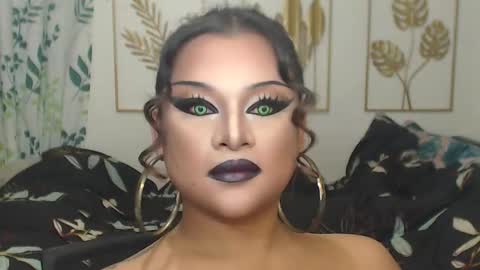 Snapshot of yourtrannyqueenxxx chatting on 10-13-25, 10:10 Anastacia Grey online show from 10-13-25, 10:10