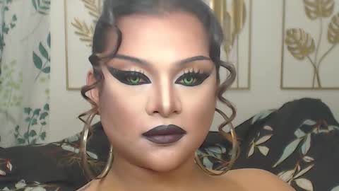 Snapshot of yourtrannyqueenxxx chatting on 10-19-25, 10:10 Anastacia Grey online show from 10-19-25, 10:10