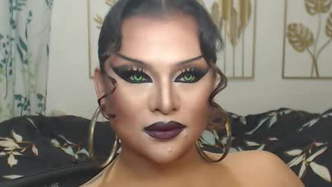 Snapshot of yourtrannyqueenxxx chatting on 11-11-25, 10:54 Anastacia Grey online show from 11-11-25, 10:54