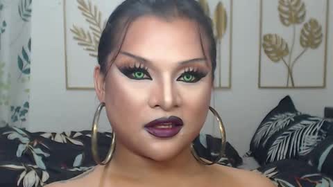 Snapshot of yourtrannyqueenxxx chatting on 11-15-25, 11:43 Anastacia Grey online show from 11-15-25, 11:43