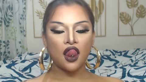 Snapshot of yourtrannyqueenxxx chatting on 06-25-26, 10:14 Anastacia Grey online show from 06-25-26, 10:14