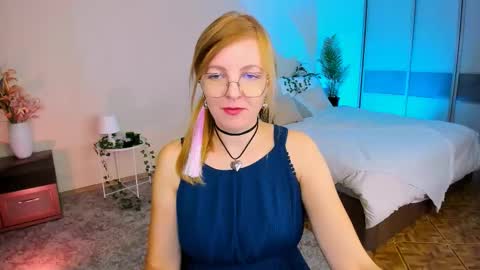 Snapshot of youruniverser chatting on 09-10-25, 04:34 Alice online show from 09-10-25, 04:34