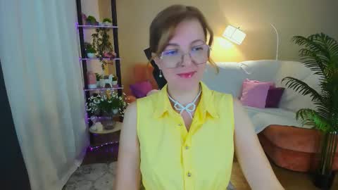 Snapshot of youruniverser chatting on 09-18-25, 04:36 Alice online show from 09-18-25, 04:36