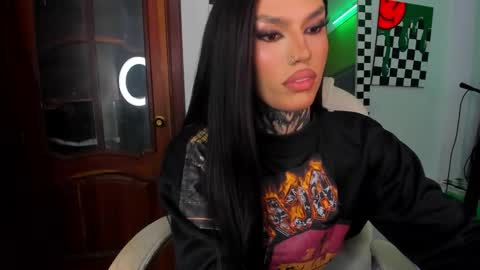 Snapshot of yourvirtualgirlfriennd chatting on 11-22-25, 06:45 GI online show from 11-22-25, 06:45