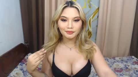 Snapshot of youungsextdeity chatting on 08-09-26, 08:08 cathy online show from 08-09-26, 08:08