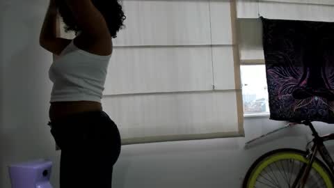 elizabeth  ju   online show from 02-06-25, 10:00