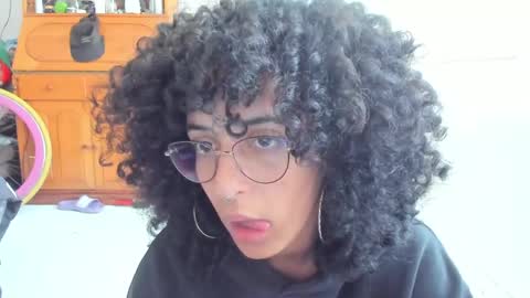 elizabeth  ju   online show from 02-21-25, 10:04