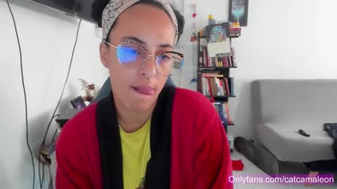 elizabeth  ju   online show from 03-26-26, 01:49