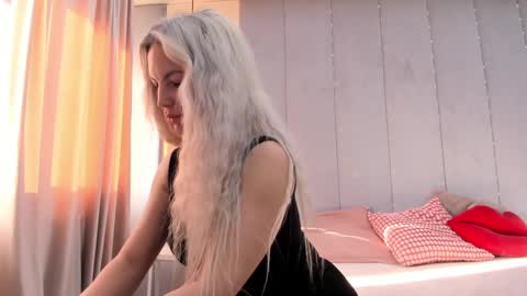 Snapshot of yssaacher chatting on 01-06-25, 08:14 Crazy P online show from 01-06-25, 08:14