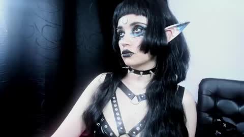 Yue Eclipsa online show from 12-22-25, 02:41