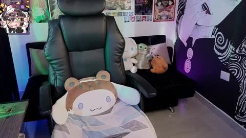    rawr   Anne Independent model      online show from 09-20-25, 09:16